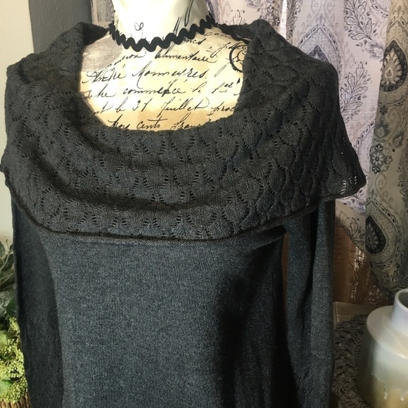 August Silk - Light weight lace knit cowl neck with lace knit sleeve cuffs. - Picture 3 of 11